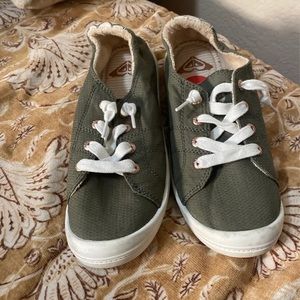 Roxy bayshore slip on shoes size 6.5